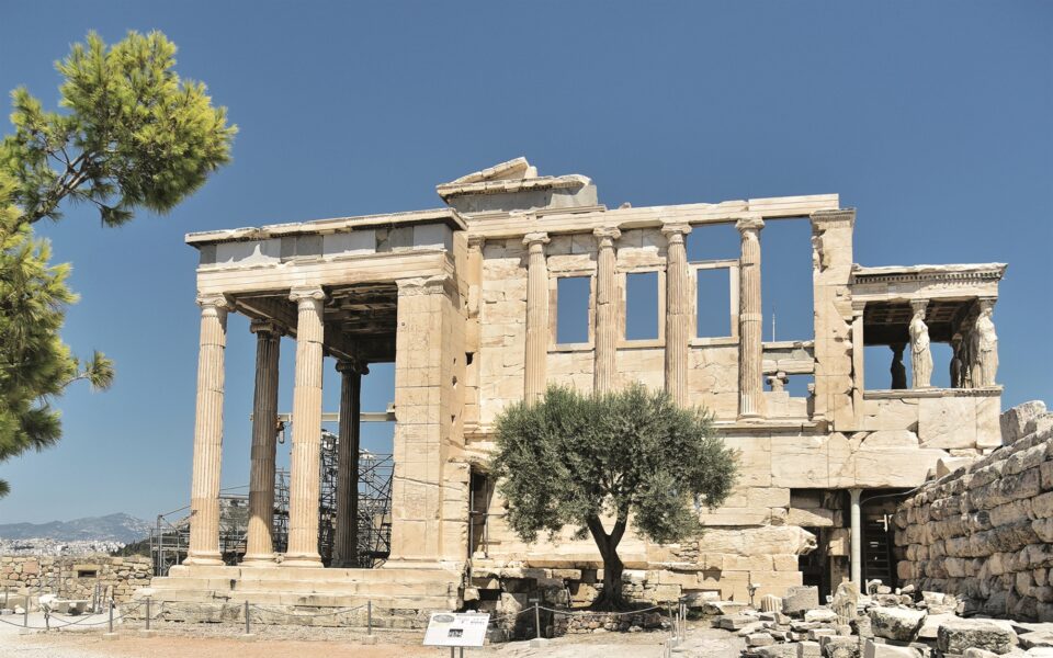 Private guided tours of the Acropolis to start next year