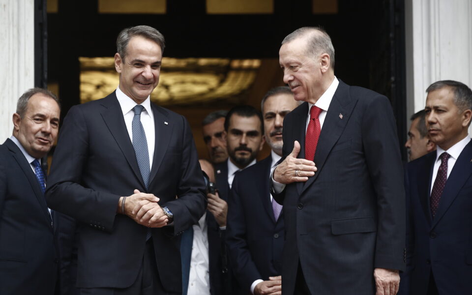 Mitsotakis, Erdogan commit to lasting calm