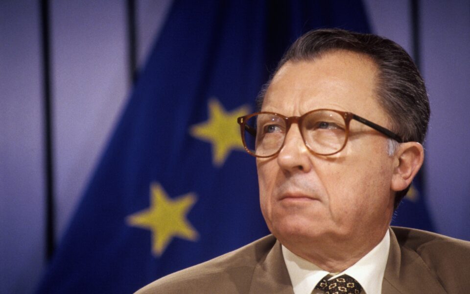Greek FM issues statement on passing of Jacques Delors