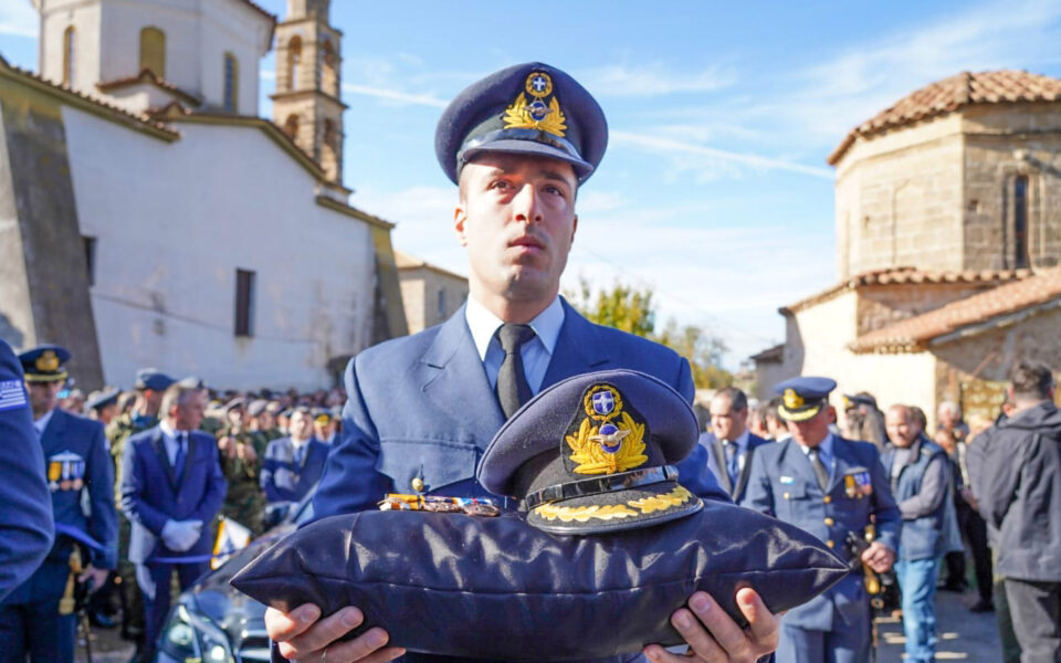Funeral held for Hellenic Air Force pilot following training jet crash