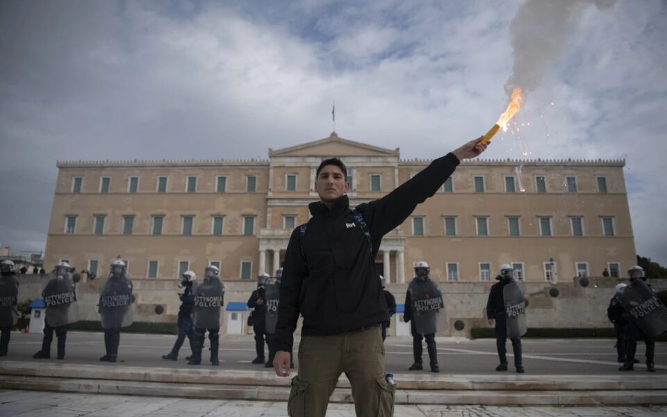 Students in Greece protest plans to introduce private universities