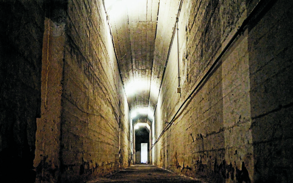 Writer explores Athens’ pre-war bomb shelters