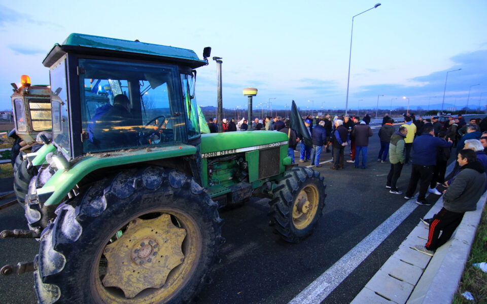 First cracks appear in farmers’ protests