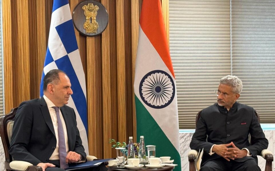 Greece eyes role as India-EU gateway, FM says