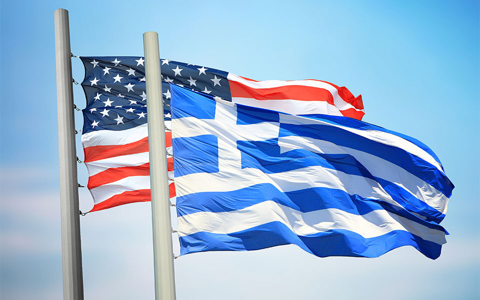 Οι περισσότεροι Έλληνες βλέπουν θετικά τη θέση των ΗΠΑ, σύμφωνα με δημοσκόπηση