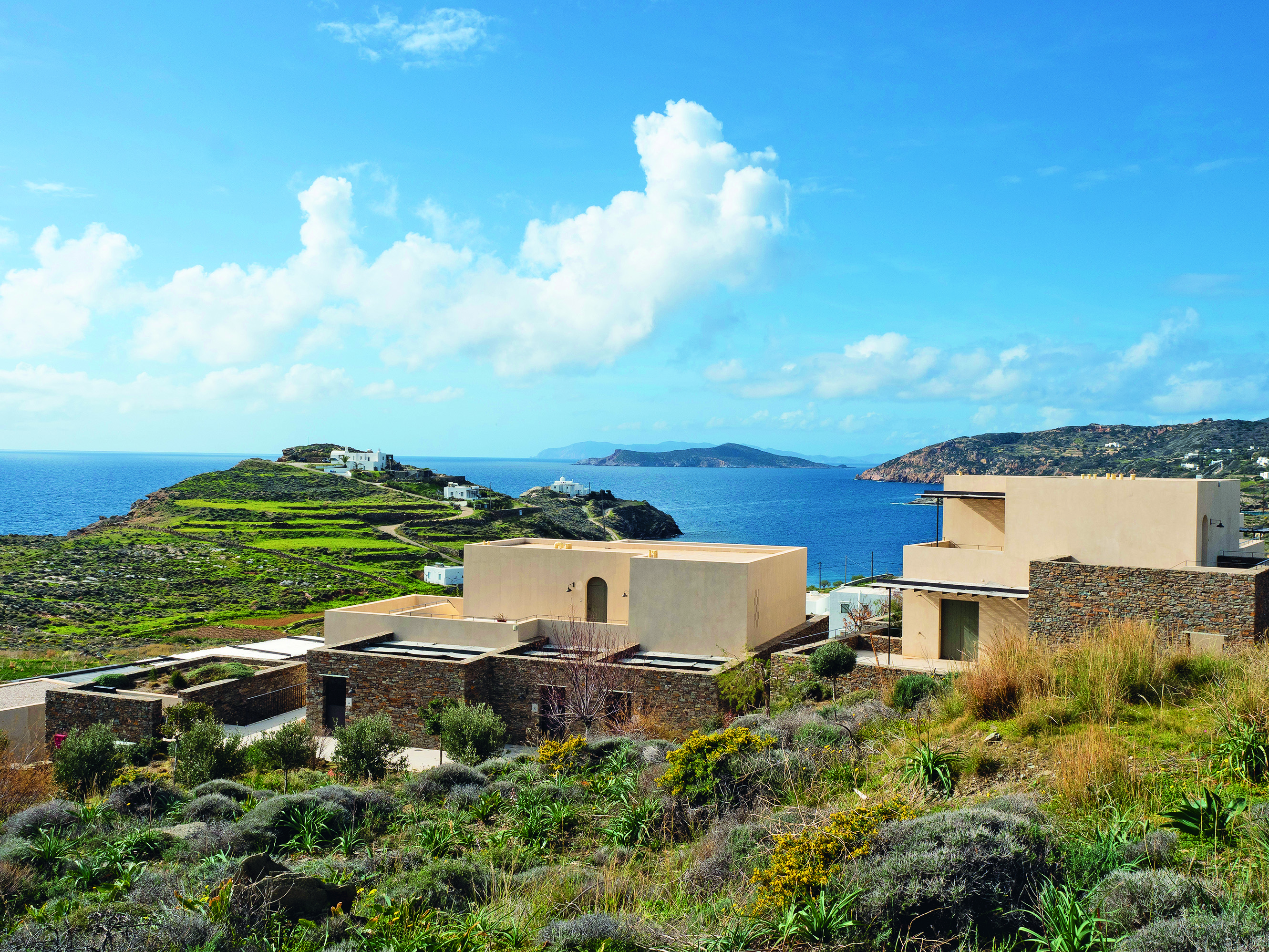 non-traditional-dwellings-proliferate-on-sifnos3