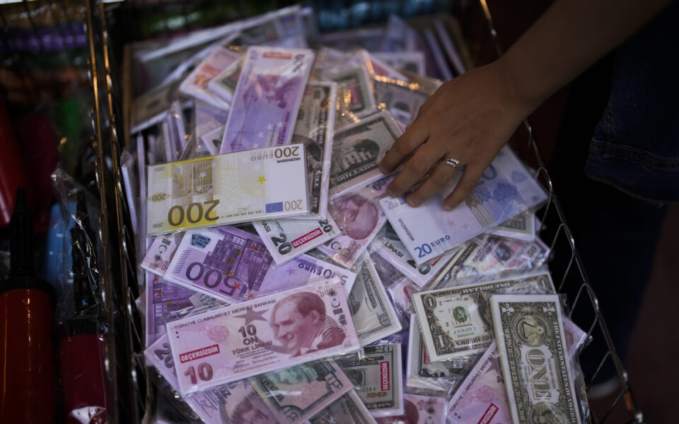 Turkish central bank raises credit card cash withdrawal rates