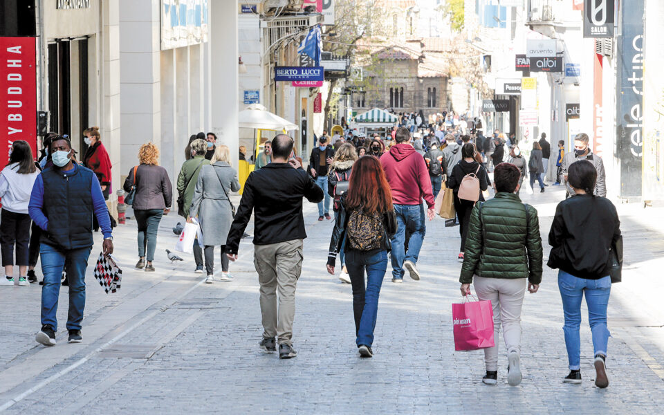 Good weather boosts consumer confidence