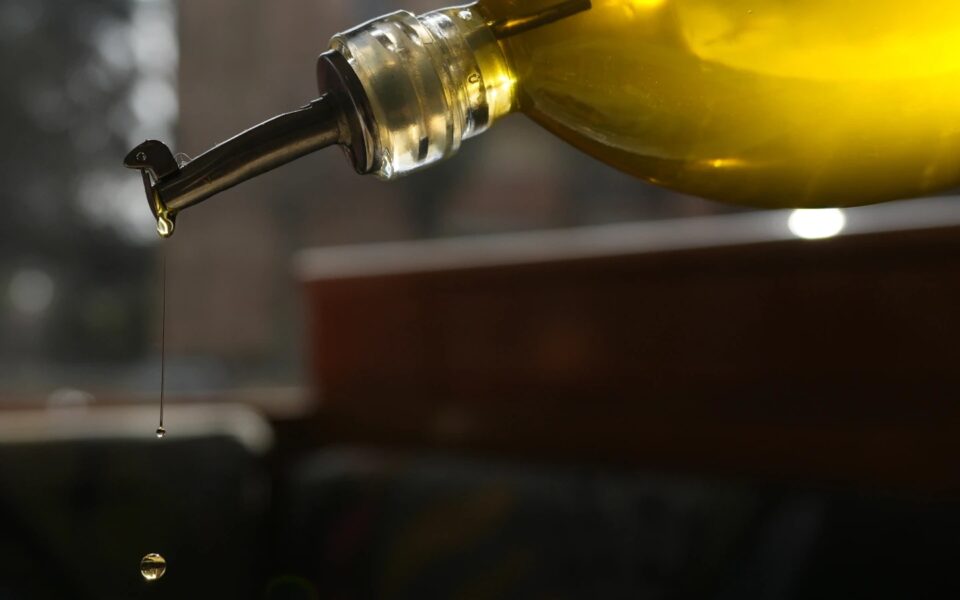 Italians cut back on olive oil as prices surge, survey says