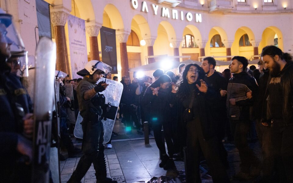 How the internet is normalizing violence for Greek youngsters