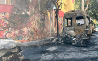 more-than-10-vehicles-torched-overnight-in-central-athens