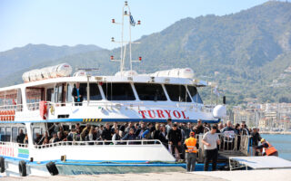 Turkish tourists landing on Greek islands
