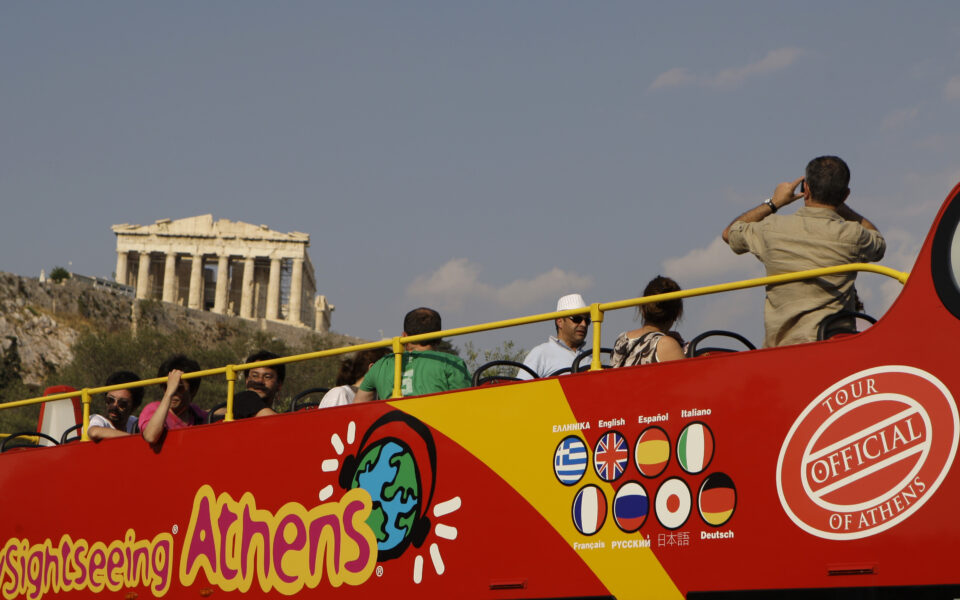 Tourism provides third of Greek GDP, most jobs