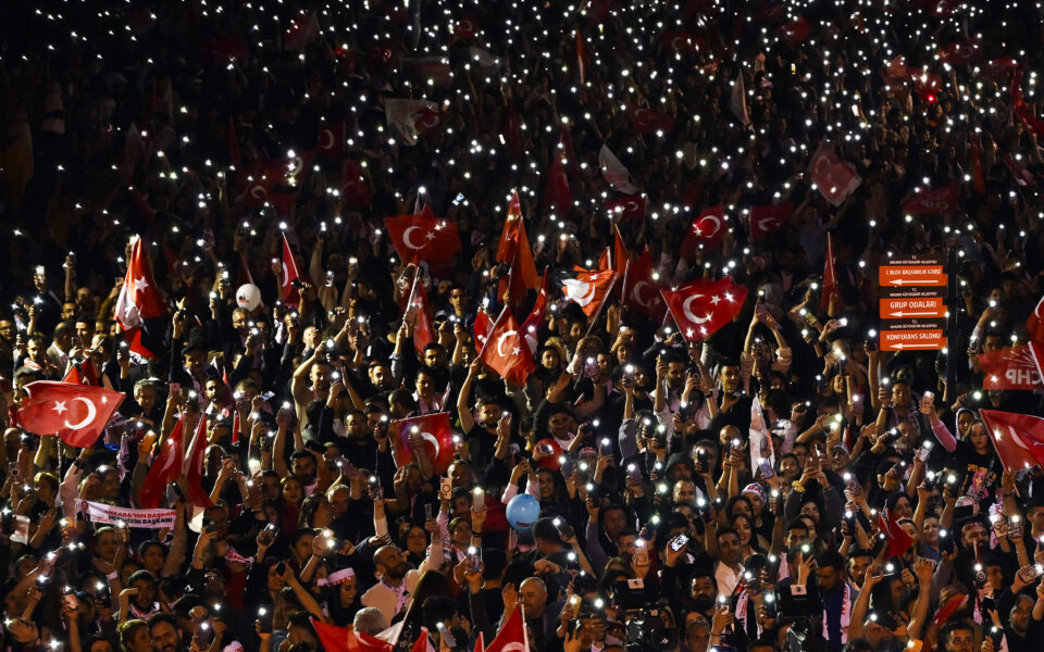 In setback to Erdogan, opposition makes huge gains in local election