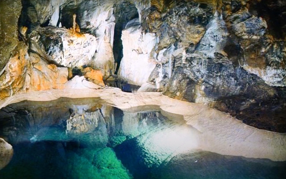 10-of-the-most-spectacular-caves-in-greece8