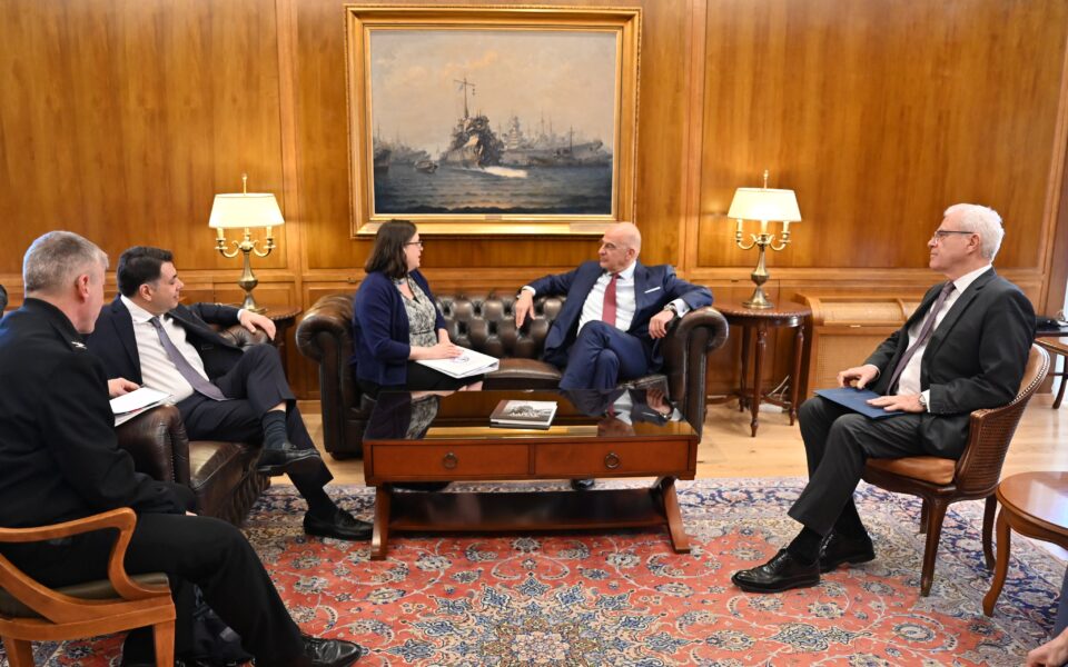 Defense minister holds strategic talks with US assistant secretary of state
