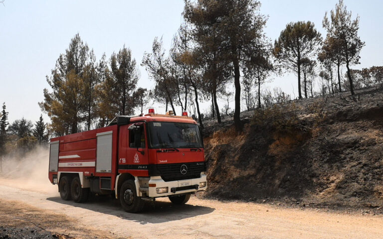 A fire breaks out in the northern Peloponnese