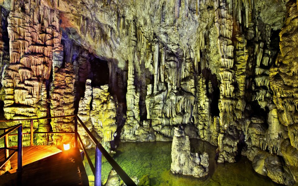 10-of-the-most-spectacular-caves-in-greece14