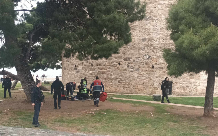 Man dies after falling off Thessaloniki’s White Tower