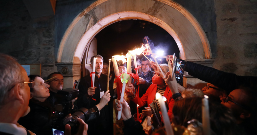 ‘Holy Light’ makes its way across Greece