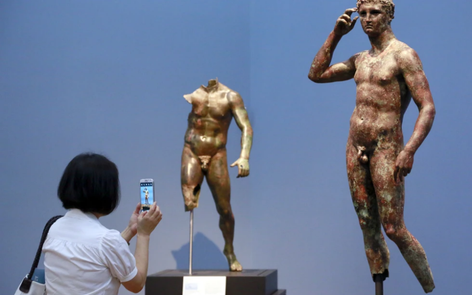 La Corte europea sostiene il diritto dell'Italia a sequestrare il prezioso bronzo greco del Getty Museum e respinge il ricorso