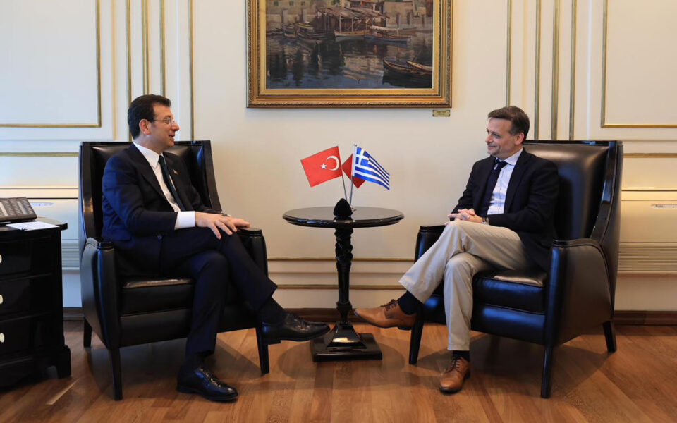 Athens mayor meets with counterpart in Istanbul