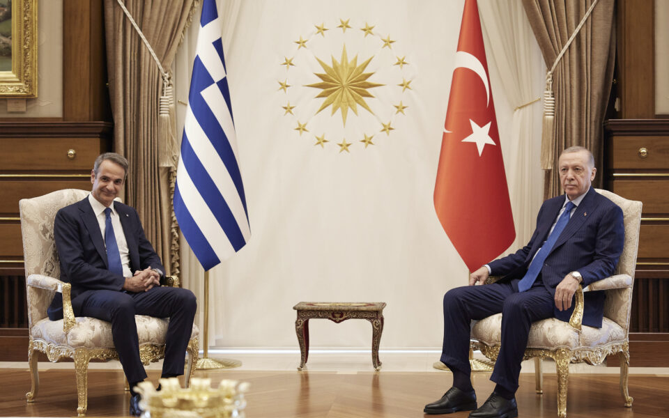 Miçotakis, Türkiye ve Yunanistan'ın işbirliğini ve iletişimi artırması gerektiğini söyledi